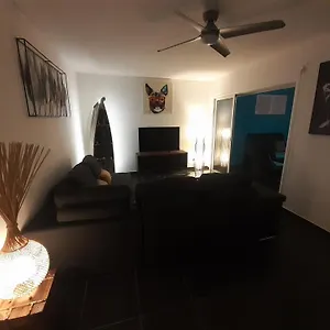 Appartement Spacieux Moderne Lumineux Avec Grand Jardin Dans Avec Piscine, Le Gosier (Grande-Terre)